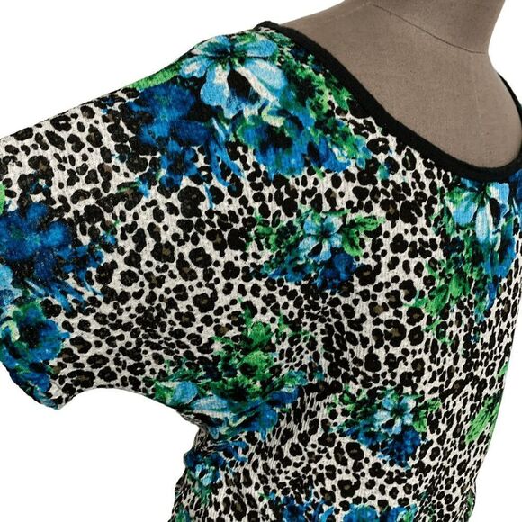 Urban Mix Junior's size 2X Black white animal Print floral short sleeve blouse - Picture 6 of 14